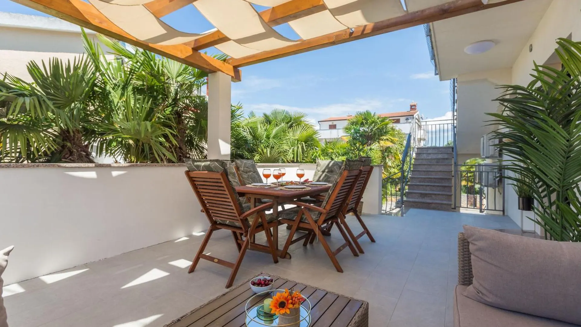 Apartement Radovan 3 Mit Meerblick In Strandnaehe Porec Croatia
