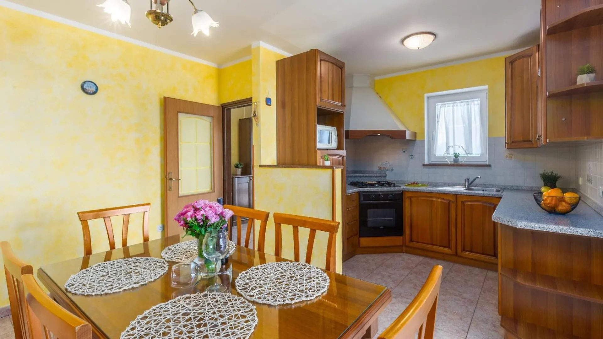 Apartement Radovan 3 Mit Meerblick In Strandnaehe Porec Apartment