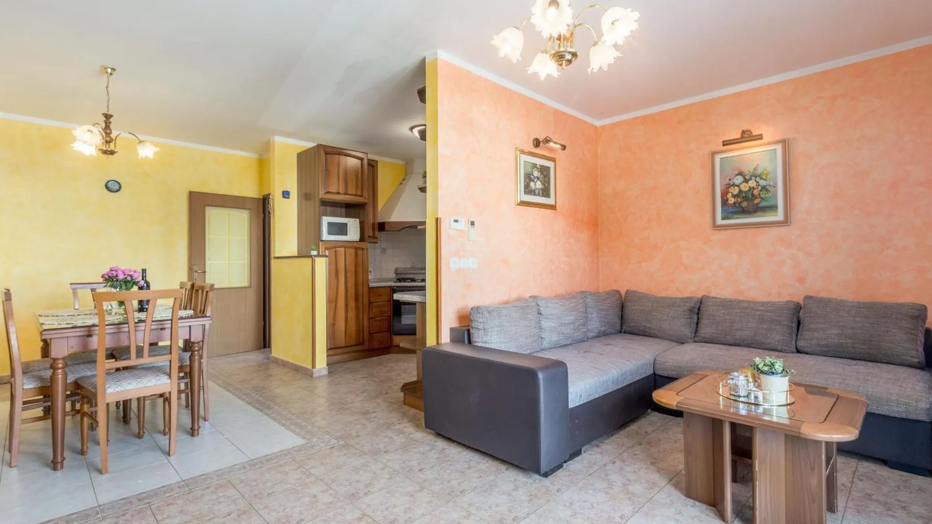 Apartment Apartement Radovan 3 Mit Meerblick In Strandnaehe Porec Croatia