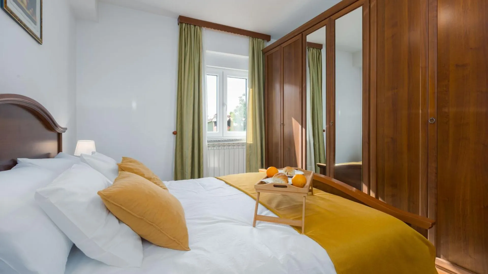 Apartment Apartement Radovan 3 Mit Meerblick In Strandnaehe Porec Croatia