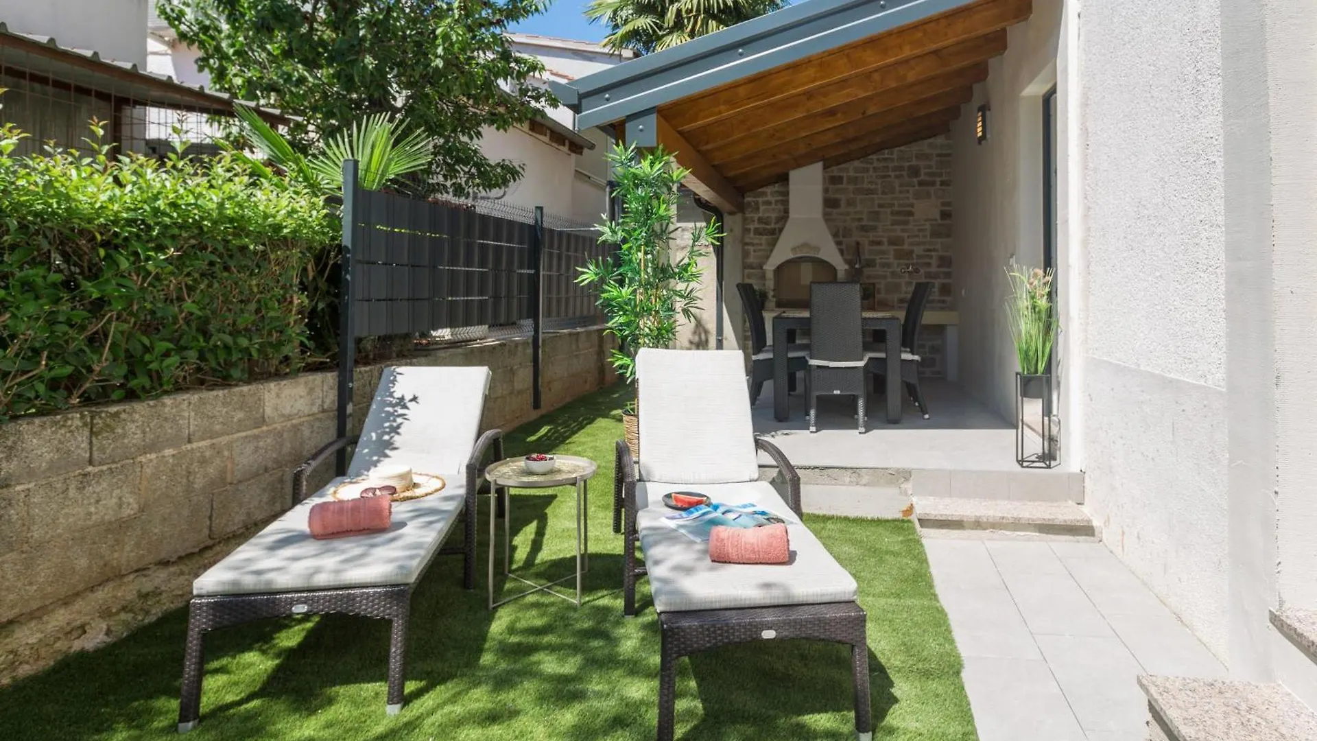 Apartment Apartement Radovan 3 Mit Meerblick In Strandnaehe Porec